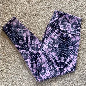 🆕 Victoria’s Secret Victoria Sport Knockout Tie Dye Leggings Sz Medium NWOT